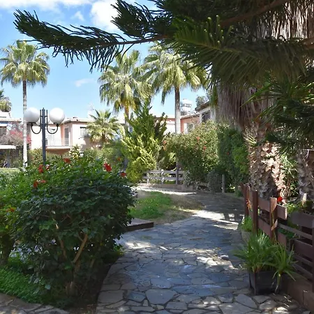 Σπίτι διακοπών Cozy House With Swimming Pool And 100m To Sea! Λάρνακα