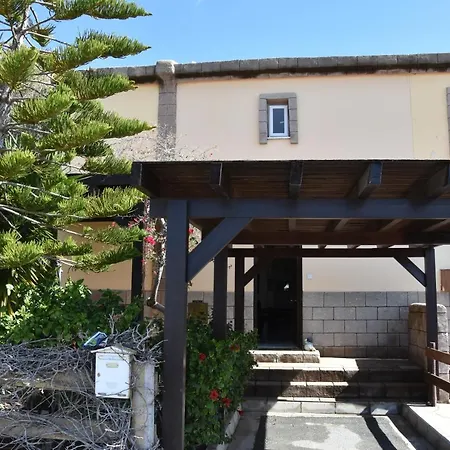 Cozy House With Swimming Pool And 100m To Sea! * Λάρνακα