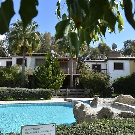Cozy House With Swimming Pool And 100m To Sea! Λάρνακα